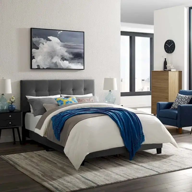 Lit Queen-size en velours rembourré Copper Grove Belimanastir