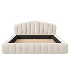 Lit plateforme Queen tapissé de velours