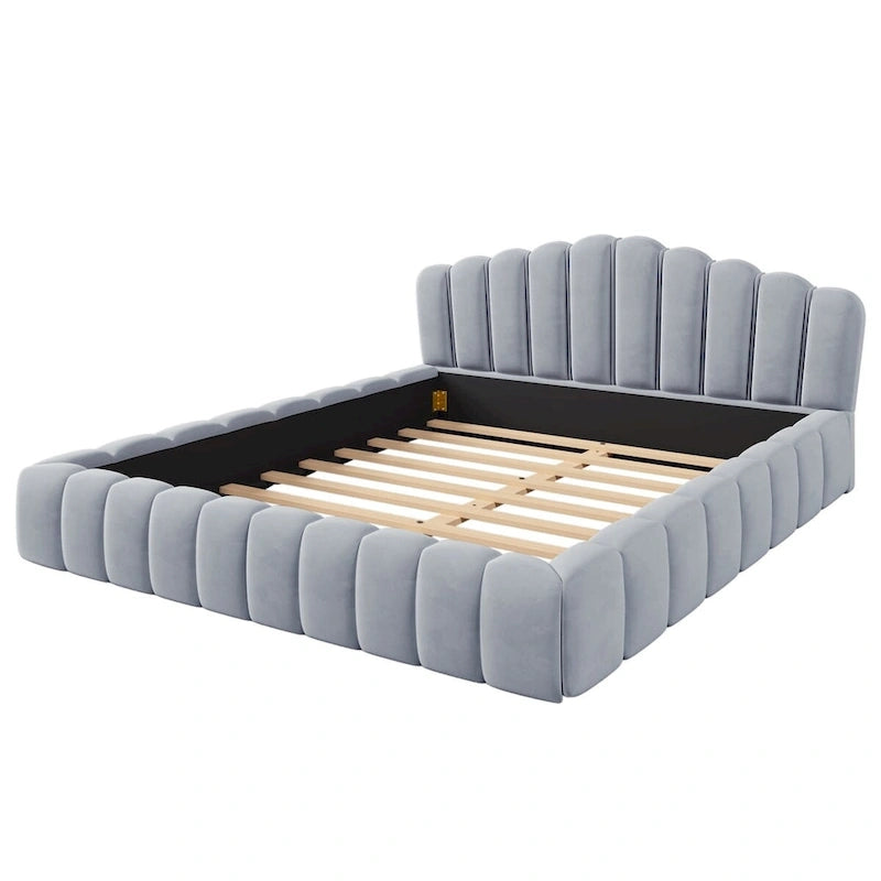 Lit plateforme Queen tapissé de velours