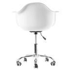 Chaise de bureau pivotante à coque moulée en plastique de style Mid-Century Modern avec roulettes, réglable.